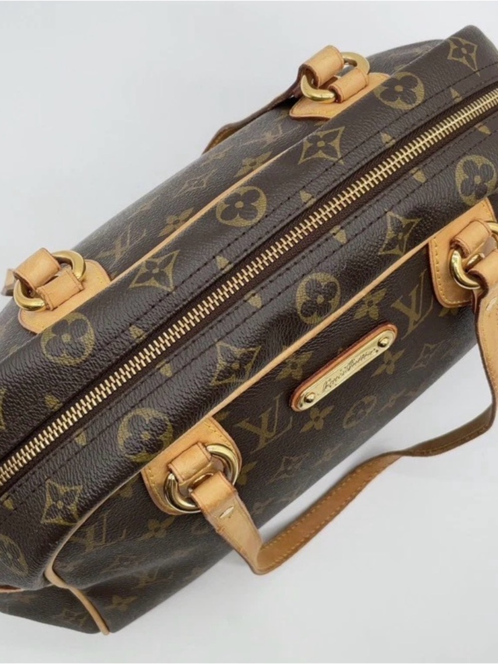 Louis Vuitton Monogram Canvas Shoulder Bag with Vachetta Trim - Picture 3 of 16